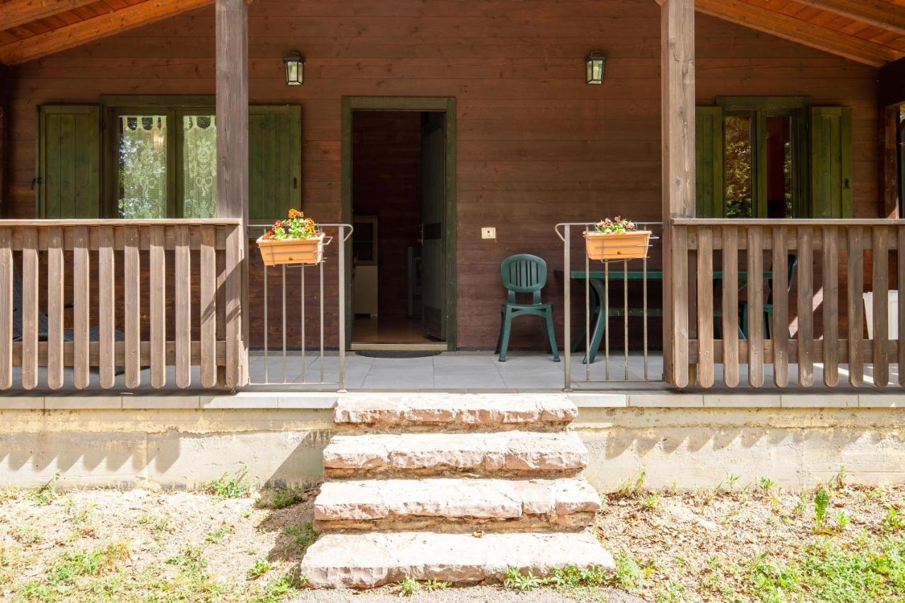Villaggio Anemone - Chalet Mirtillo Capanne di Sillano Exterior photo