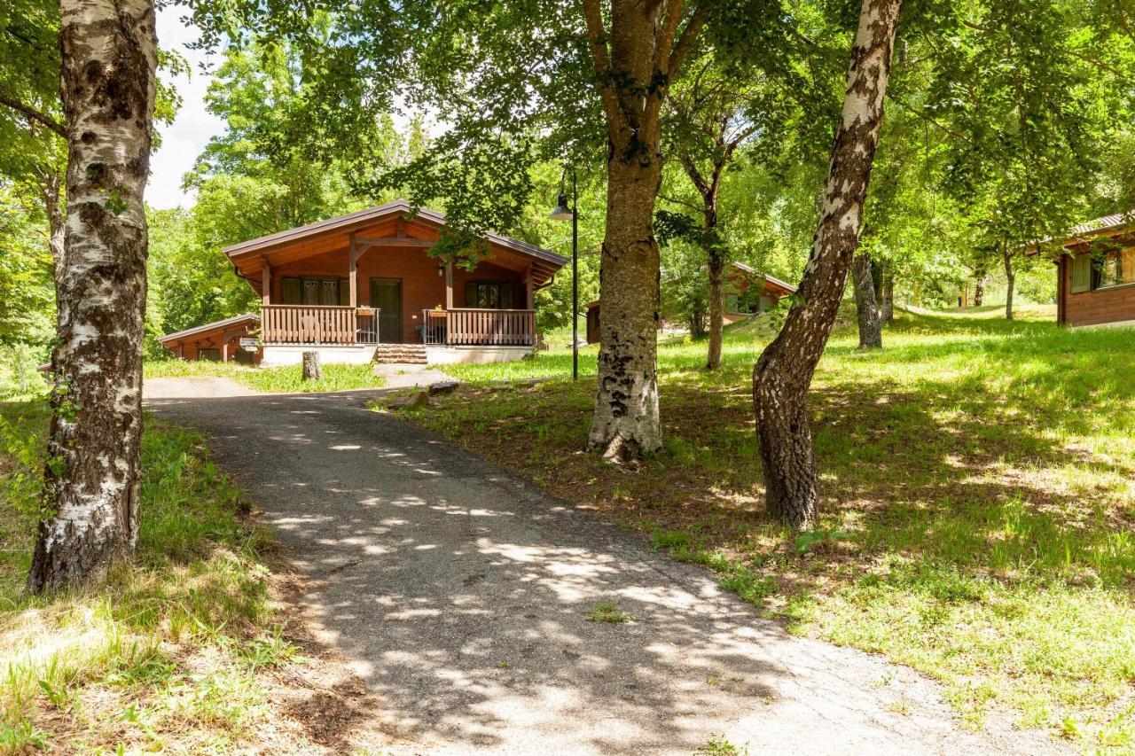 Villaggio Anemone - Chalet Mirtillo Capanne di Sillano Exterior photo